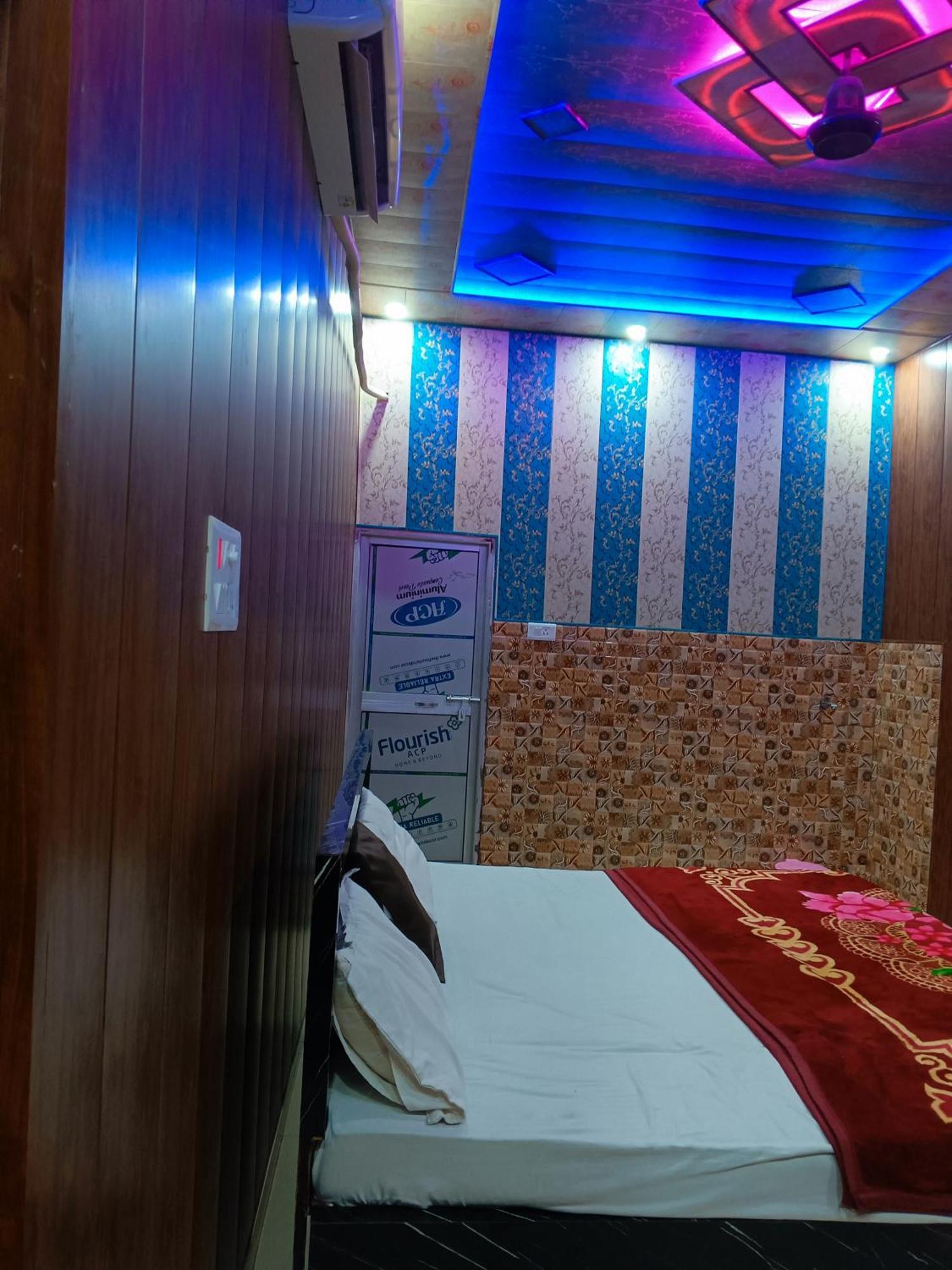 Отель La Ayodhya Residency Экстерьер фото