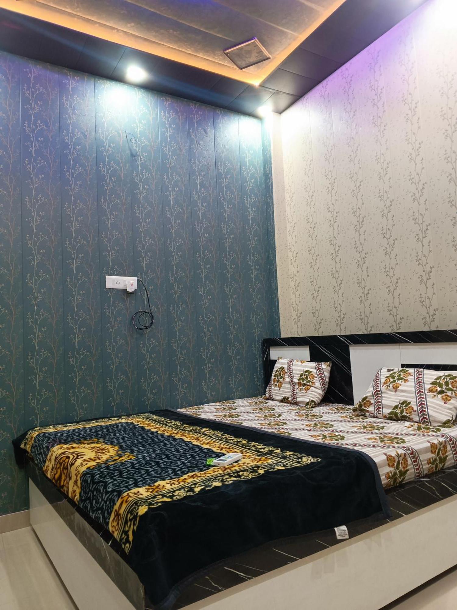 Отель La Ayodhya Residency Экстерьер фото