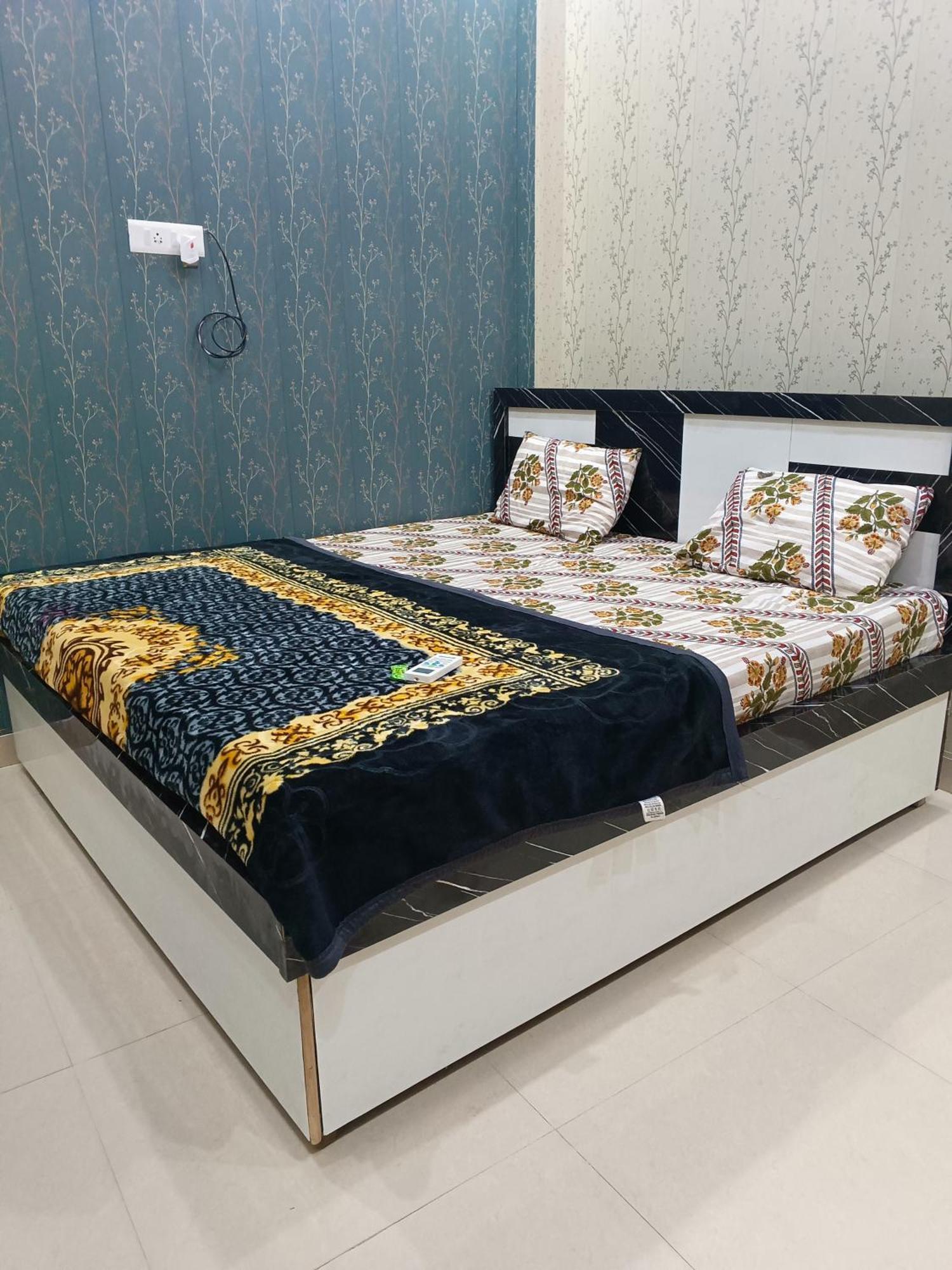 Отель La Ayodhya Residency Экстерьер фото